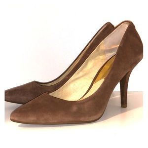 Michael Kors Tan Suede Pump